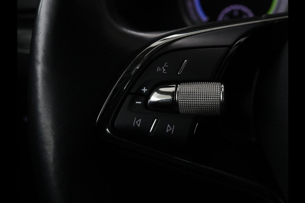 Škoda Superb 1.4 TSI iV Business Edition Plus | Camera | Adaptive cruise | Memory seats | Carplay | Stoelverwarming| Navigatie | Alcantara | Keyless