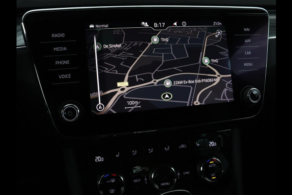 Škoda Superb 1.4 TSI iV Business Edition Plus | Camera | Adaptive cruise | Memory seats | Carplay | Stoelverwarming| Navigatie | Alcantara | Keyless