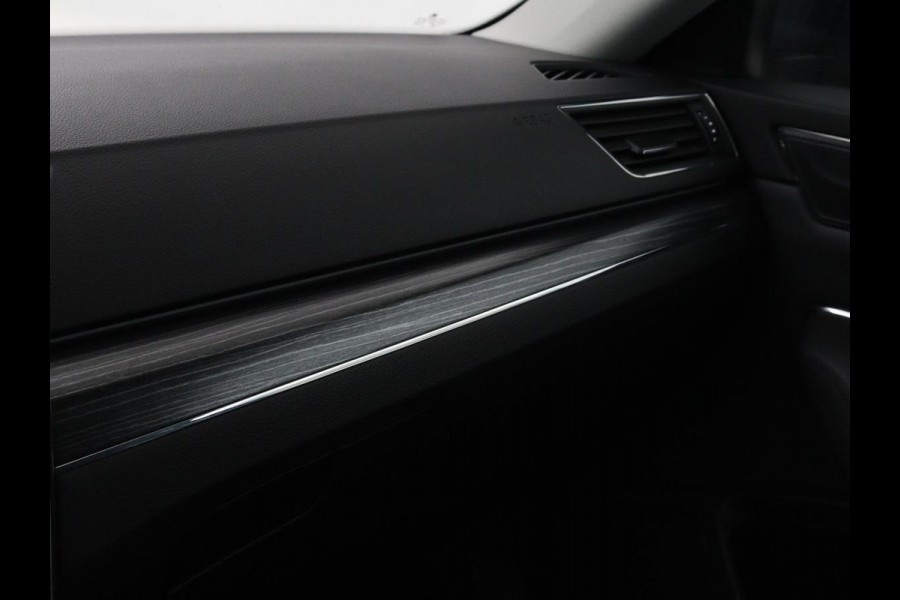 Škoda Superb 1.4 TSI iV Business Edition Plus | Camera | Adaptive cruise | Memory seats | Carplay | Stoelverwarming| Navigatie | Alcantara | Keyless