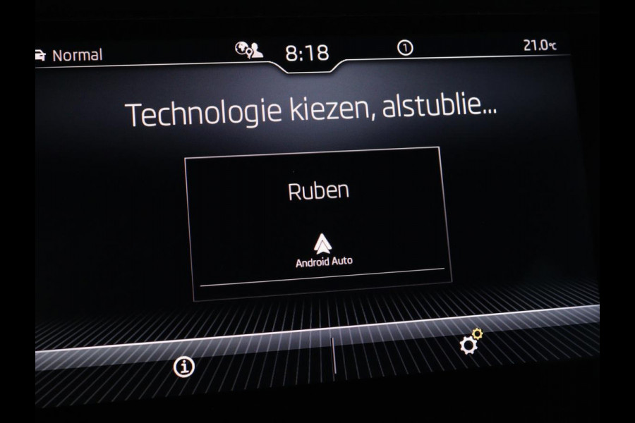Škoda Superb 1.4 TSI iV Business Edition Plus | Camera | Adaptive cruise | Memory seats | Carplay | Stoelverwarming| Navigatie | Alcantara | Keyless