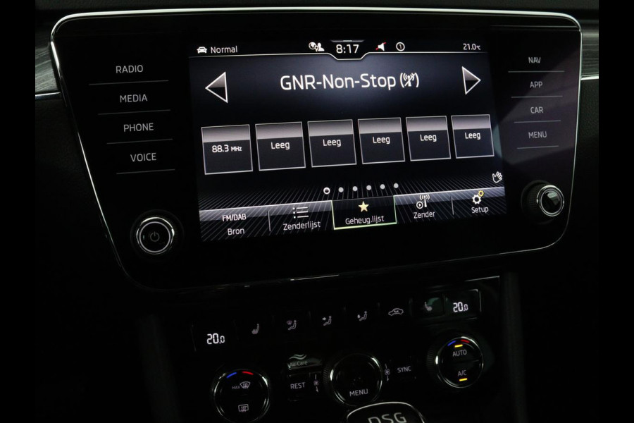 Škoda Superb 1.4 TSI iV Business Edition Plus | Camera | Adaptive cruise | Memory seats | Carplay | Stoelverwarming| Navigatie | Alcantara | Keyless