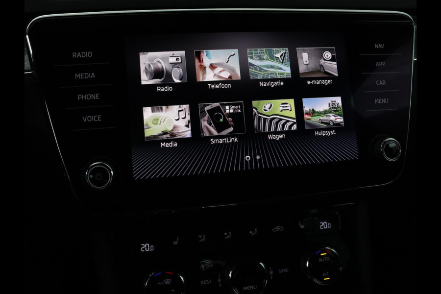Škoda Superb 1.4 TSI iV Business Edition Plus | Camera | Adaptive cruise | Memory seats | Carplay | Stoelverwarming| Navigatie | Alcantara | Keyless