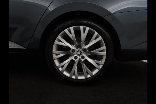 Škoda Superb 1.4 TSI iV Business Edition Plus | Camera | Adaptive cruise | Memory seats | Carplay | Stoelverwarming| Navigatie | Alcantara | Keyless