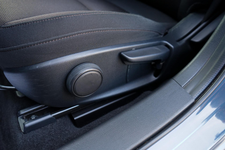 Mazda 3 2.0 e-SkyActiv-G M Hybrid 150 Sportive | Adaptive Cruise | Carplay | Head up | Keyless | Stoel/stuur verwarming | Camera