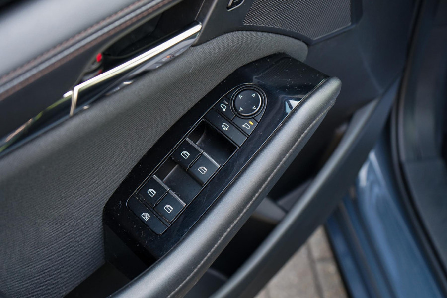 Mazda 3 2.0 e-SkyActiv-G M Hybrid 150 Sportive | Adaptive Cruise | Carplay | Head up | Keyless | Stoel/stuur verwarming | Camera