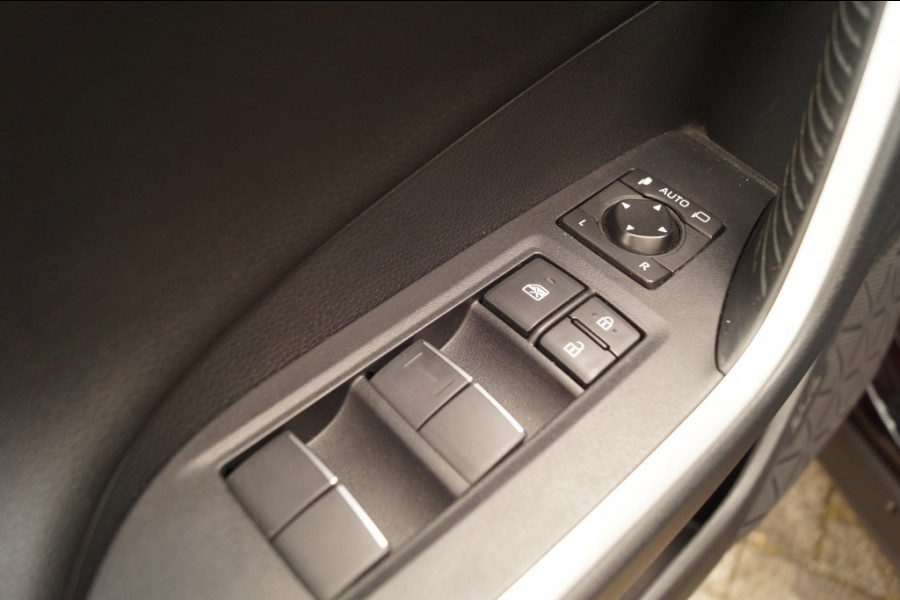 Toyota RAV4 2.5 Hybrid Black Edition -PANO-ECC-LED-TREKHAAK-