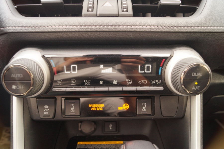 Toyota RAV4 2.5 Hybrid Black Edition -PANO-ECC-LED-TREKHAAK-
