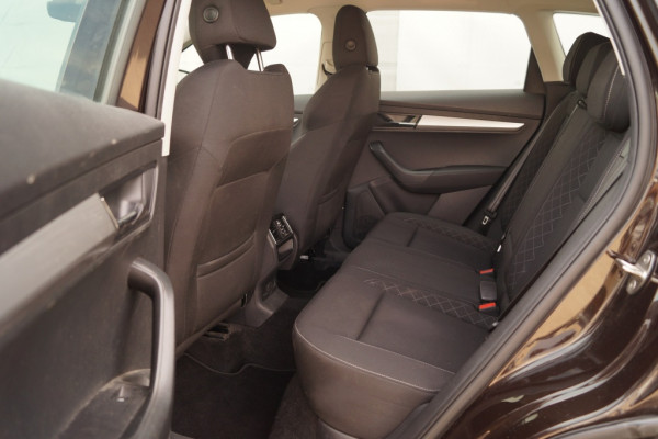 Škoda Karoq 1.5 TSI 150pk DSG Business Edition -NAVI-ECC-PDC-