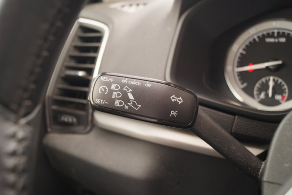Škoda Karoq 1.5 TSI 150pk DSG Business Edition -NAVI-ECC-PDC-