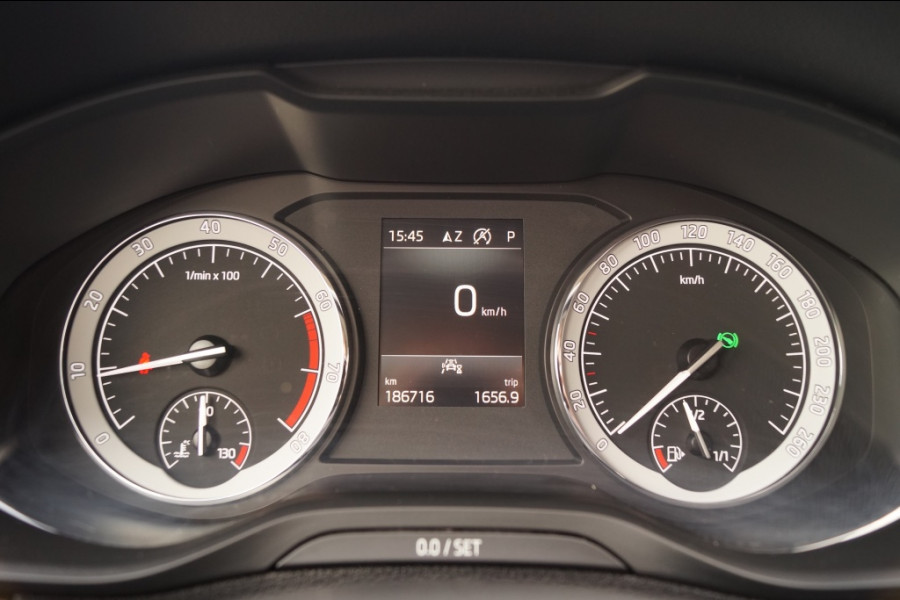 Škoda Karoq 1.5 TSI 150pk DSG Business Edition -NAVI-ECC-PDC-