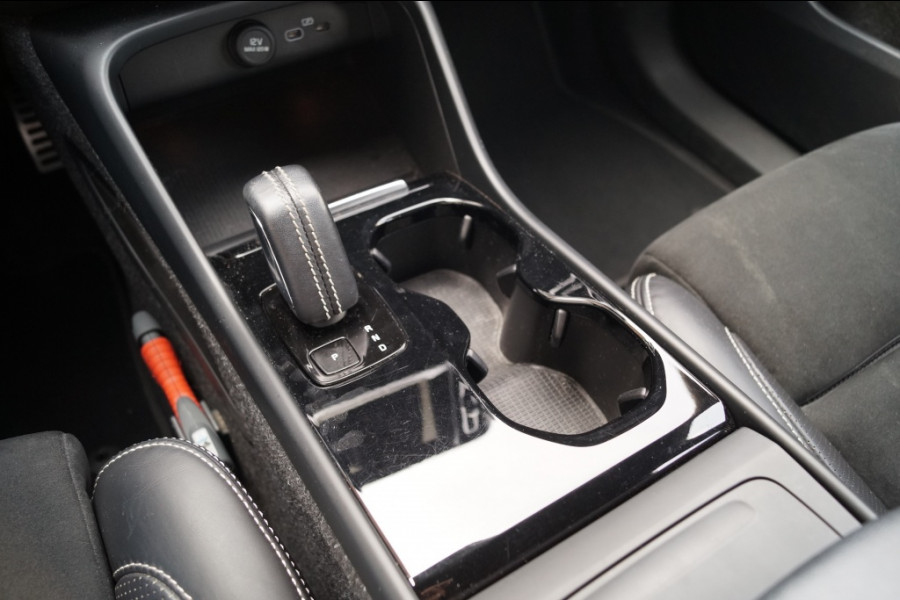 Volvo XC40 Recharge P8 AWD 78kWh 408pk R-Design -NAVI-ECC-