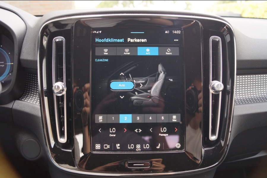 Volvo XC40 Recharge P8 AWD 78kWh 408pk R-Design -NAVI-ECC-