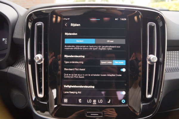 Volvo XC40 Recharge P8 AWD 78kWh 408pk R-Design -NAVI-ECC-