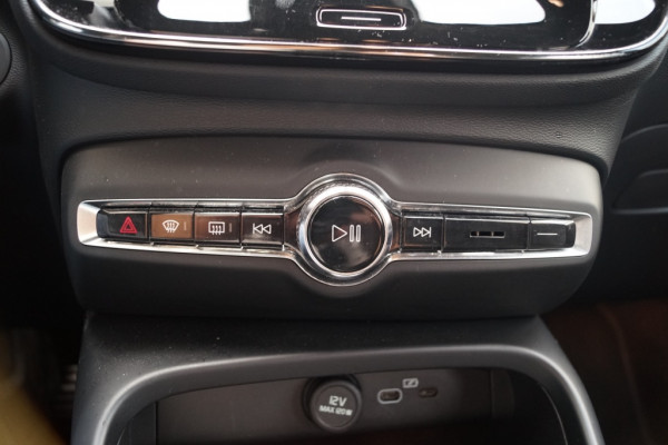 Volvo XC40 Recharge P8 AWD 78kWh 408pk R-Design -NAVI-ECC-