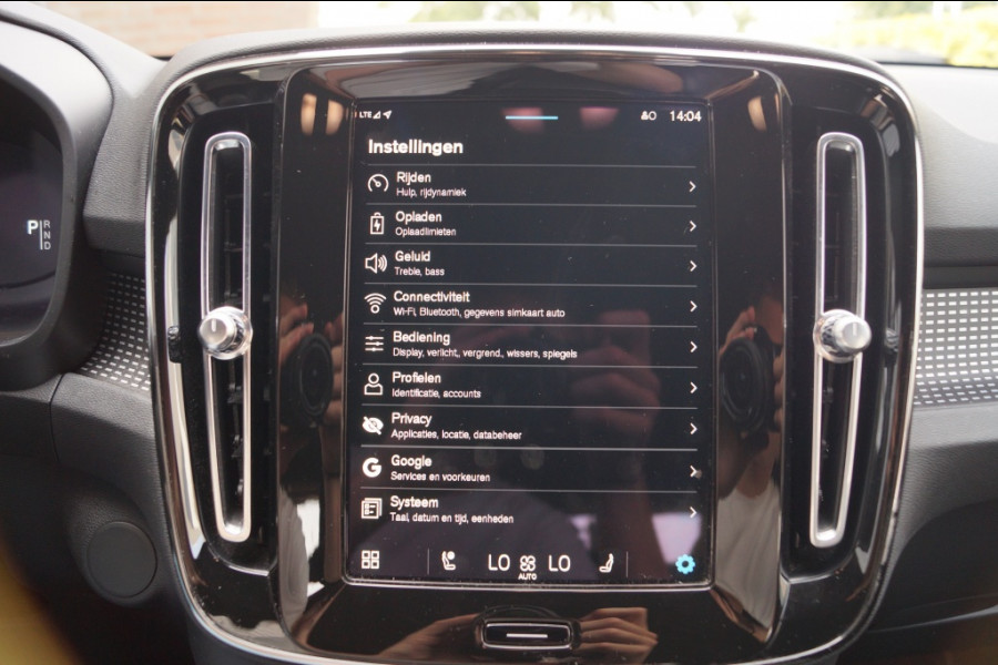 Volvo XC40 Recharge P8 AWD 78kWh 408pk R-Design -NAVI-ECC-