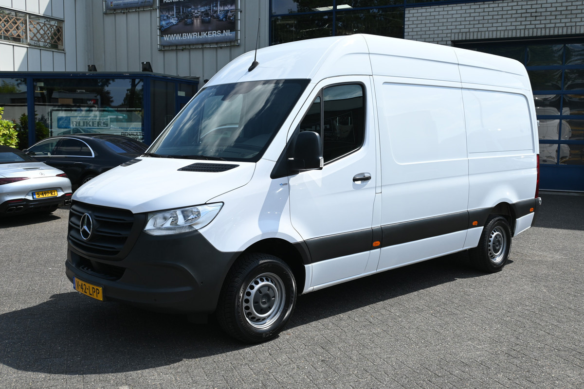 Mercedes-Benz Sprinter 316 CDI L2H2 3500 KG trekhaak, Camera, Geveerde stoel, Standkachel Mercedes-Benz Sprinter 316 CDI L2H2 3500 KG trekhaak, Camera, Geveerde stoel, Standkachel