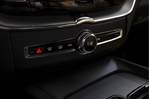 Volvo XC60 2.0 T4 Inscription 190 PK - Automaat | Dig. Cockpit | Elek. Trekhaak | Adapt. Cruise | Memory | Stoel-+Stuurverw. | PDC | Camera | NAV | ECC | Elek. Klep | LM 19" |