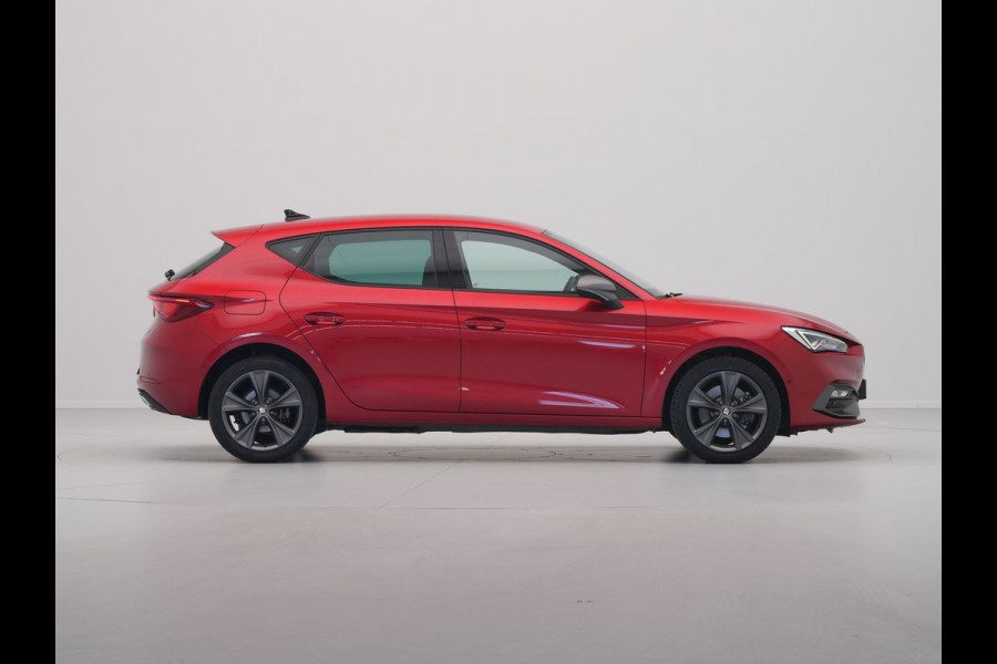 Seat Leon 1.4 TSI eHybrid PHEV 204pk FR Navigatie Camera Acc Led Carplay Sideassist Stoelverwarming 321