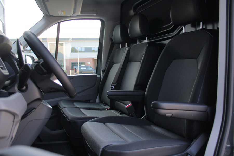 Volkswagen Crafter 35 2.0 TDI L3H2 177pk - Facelift - Navigatie - LED - Geveerde stoel - Virtual cockpit - Camera - Verwarmd stuur - Stoelverwarmin