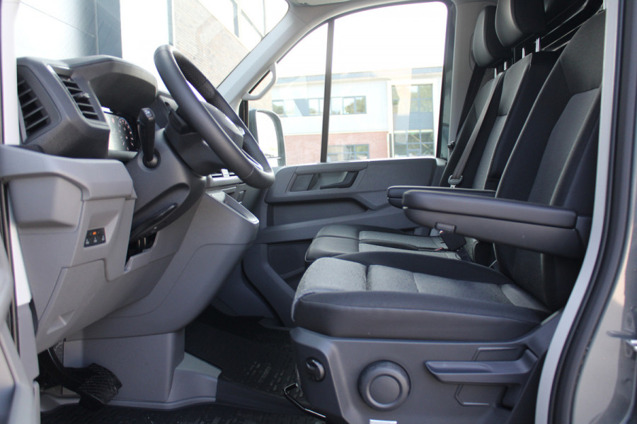 Volkswagen Crafter 35 2.0 TDI L3H2 177pk - Facelift - Navigatie - LED - Geveerde stoel - Virtual cockpit - Camera - Verwarmd stuur - Stoelverwarmin