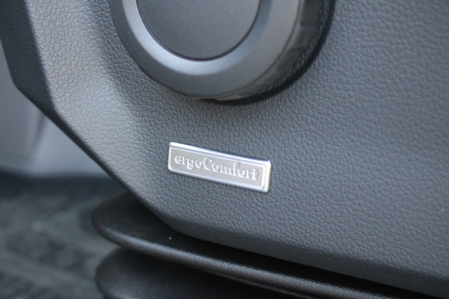 Volkswagen Crafter 35 2.0 TDI L3H2 177pk - Facelift - Navigatie - LED - Geveerde stoel - Virtual cockpit - Camera - Verwarmd stuur - Stoelverwarmin