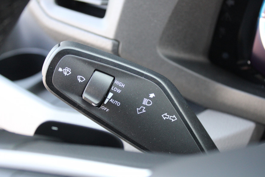 Volkswagen Crafter 35 2.0 TDI L3H2 177pk - Facelift - Navigatie - LED - Geveerde stoel - Virtual cockpit - Camera - Verwarmd stuur - Stoelverwarmin