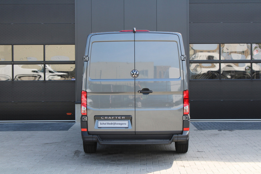 Volkswagen Crafter 35 2.0 TDI L3H2 177pk - Facelift - Navigatie - LED - Geveerde stoel - Virtual cockpit - Camera - Verwarmd stuur - Stoelverwarmin