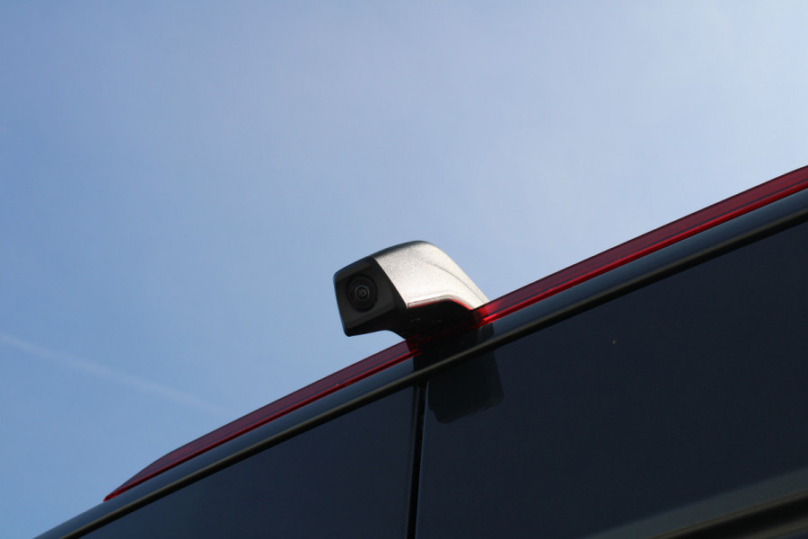 Volkswagen Crafter 35 2.0 TDI L3H2 177pk - Facelift - Navigatie - LED - Geveerde stoel - Virtual cockpit - Camera - Verwarmd stuur - Stoelverwarmin