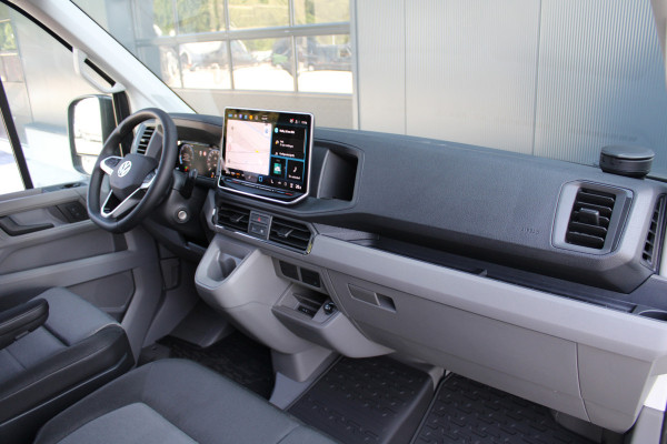 Volkswagen Crafter 35 2.0 TDI L3H2 177pk - Facelift - Navigatie - LED - Geveerde stoel - Virtual cockpit - Camera - Verwarmd stuur - Stoelverwarmin