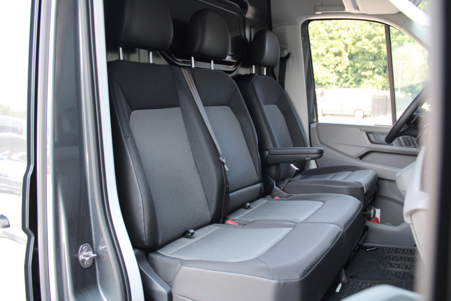 Volkswagen Crafter 35 2.0 TDI L3H2 177pk - Facelift - Navigatie - LED - Geveerde stoel - Virtual cockpit - Camera - Verwarmd stuur - Stoelverwarmin