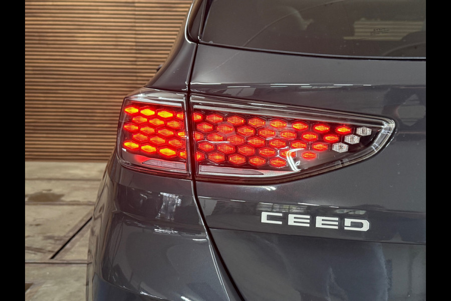 Kia Ceed 1.0 T-GDi GT-PlusLine Pano | Elektr stoelen verwarmd + gekoeld | 17 inch | LED | Bomvol opties !!