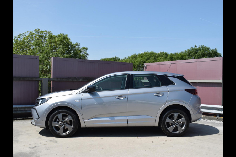 Opel Grandland 1.2 Turbo Level 2 Edition | CARPLAY | PARKEERSENSOREN | WINTERPAKKET | E.C.C. | 16.837km