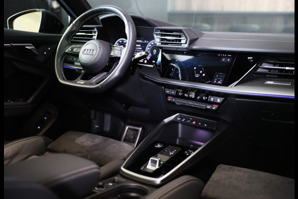 Audi A3 Sportback 40 TFSI e RS3 Look / 204 PK / RS Zetels / Cc / Camera / Navi / Open Pano / Digital Cockpit / Led / Pdc / 18 Inch