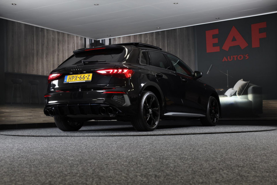 Audi A3 Sportback 40 TFSI e RS3 Look / 204 PK / RS Zetels / Cc / Camera / Navi / Open Pano / Digital Cockpit / Led / Pdc / 18 Inch