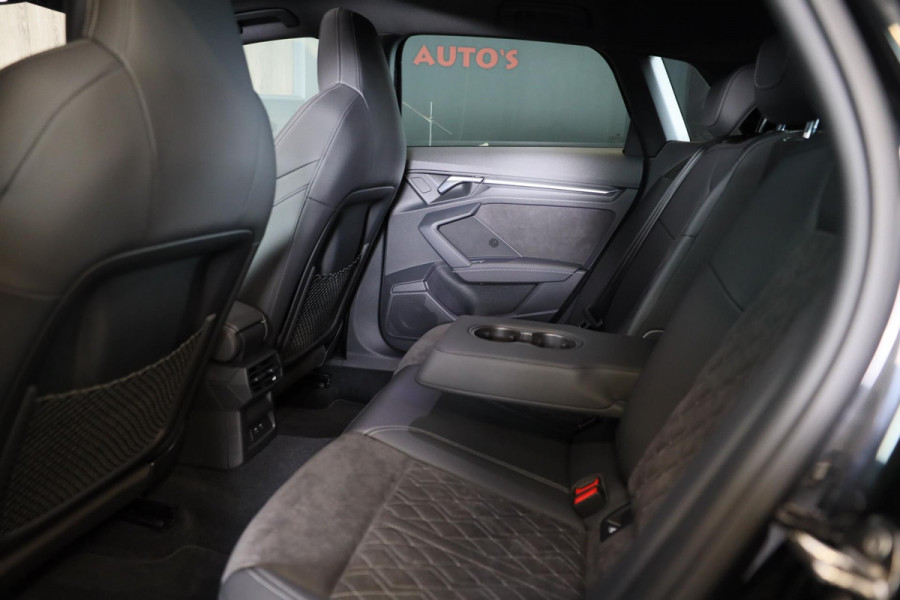 Audi A3 Sportback 40 TFSI e RS3 Look / 204 PK / RS Zetels / Cc / Camera / Navi / Open Pano / Digital Cockpit / Led / Pdc / 18 Inch