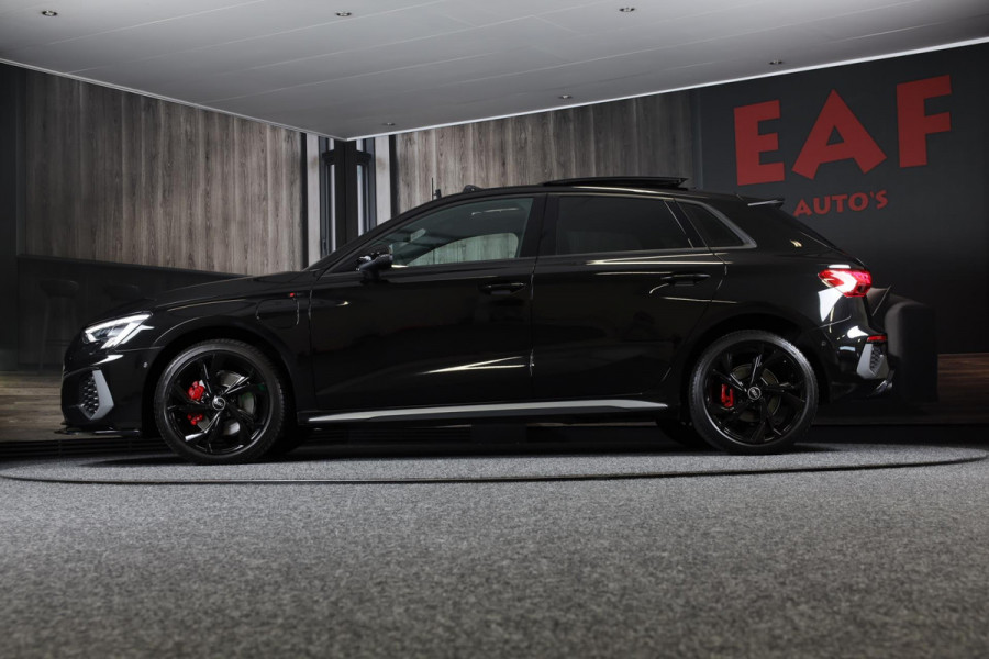 Audi A3 Sportback 40 TFSI e RS3 Look / 204 PK / RS Zetels / Cc / Camera / Navi / Open Pano / Digital Cockpit / Led / Pdc / 18 Inch