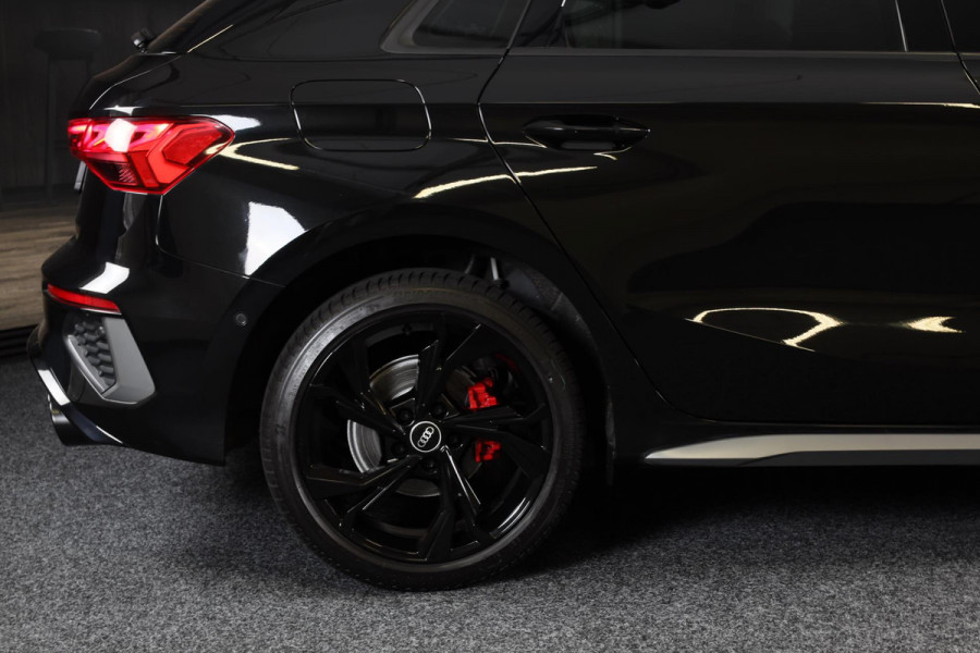 Audi A3 Sportback 40 TFSI e RS3 Look / 204 PK / RS Zetels / Cc / Camera / Navi / Open Pano / Digital Cockpit / Led / Pdc / 18 Inch