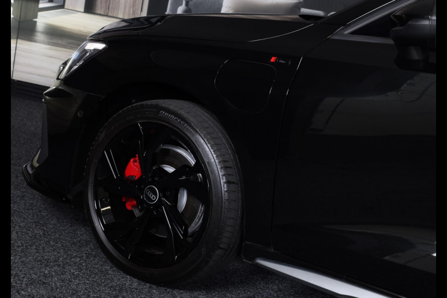 Audi A3 Sportback 40 TFSI e RS3 Look / 204 PK / RS Zetels / Cc / Camera / Navi / Open Pano / Digital Cockpit / Led / Pdc / 18 Inch