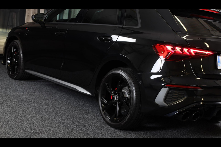 Audi A3 Sportback 40 TFSI e RS3 Look / 204 PK / RS Zetels / Cc / Camera / Navi / Open Pano / Digital Cockpit / Led / Pdc / 18 Inch