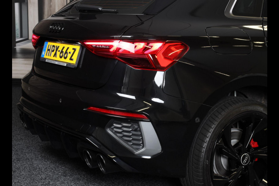Audi A3 Sportback 40 TFSI e RS3 Look / 204 PK / RS Zetels / Cc / Camera / Navi / Open Pano / Digital Cockpit / Led / Pdc / 18 Inch