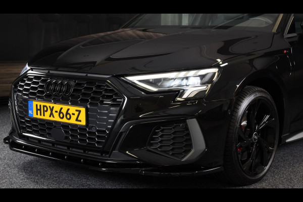 Audi A3 Sportback 40 TFSI e RS3 Look / 204 PK / RS Zetels / Cc / Camera / Navi / Open Pano / Digital Cockpit / Led / Pdc / 18 Inch