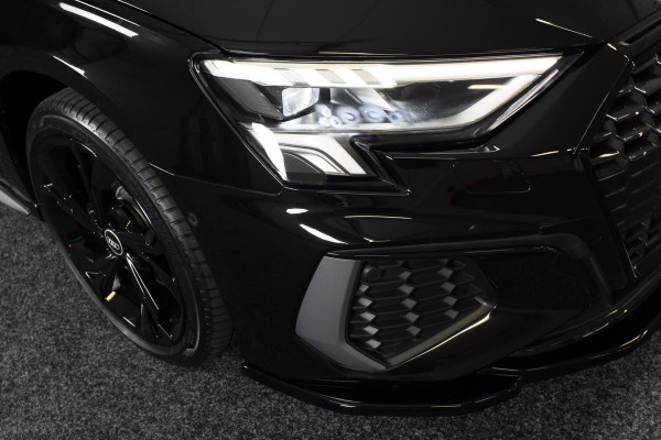 Audi A3 Sportback 40 TFSI e RS3 Look / 204 PK / RS Zetels / Cc / Camera / Navi / Open Pano / Digital Cockpit / Led / Pdc / 18 Inch