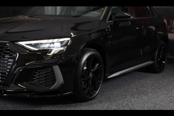 Audi A3 Sportback 40 TFSI e RS3 Look / 204 PK / RS Zetels / Cc / Camera / Navi / Open Pano / Digital Cockpit / Led / Pdc / 18 Inch