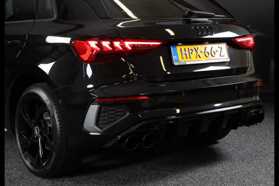 Audi A3 Sportback 40 TFSI e RS3 Look / 204 PK / RS Zetels / Cc / Camera / Navi / Open Pano / Digital Cockpit / Led / Pdc / 18 Inch