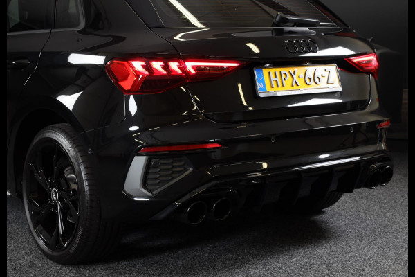 Audi A3 Sportback 40 TFSI e RS3 Look / 204 PK / RS Zetels / Cc / Camera / Navi / Open Pano / Digital Cockpit / Led / Pdc / 18 Inch