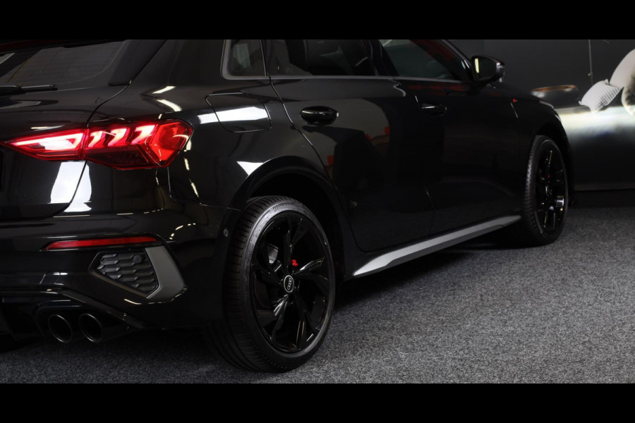 Audi A3 Sportback 40 TFSI e RS3 Look / 204 PK / RS Zetels / Cc / Camera / Navi / Open Pano / Digital Cockpit / Led / Pdc / 18 Inch