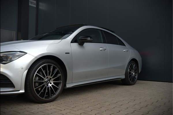Mercedes-Benz CLA-Klasse 250 e Premium Plus AMG | Panoramadak | Burmester | Stoelverwarming | Apple Carplay | Keyless | Memory Seats| Cruise Control | Ambiance verlichting | 360 Camera | Parkeersensoren | Standkachel | Dodehoekdetectie