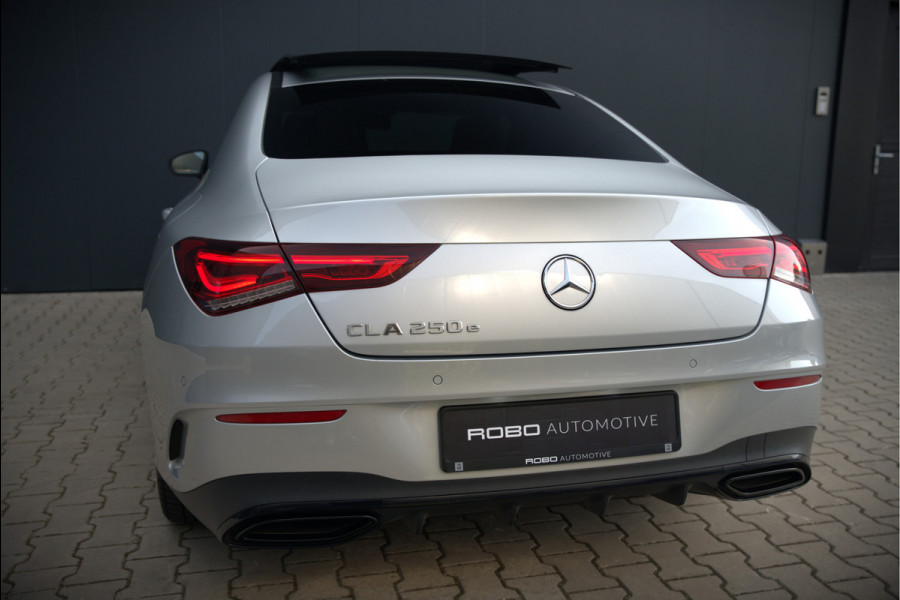 Mercedes-Benz CLA-Klasse 250 e Premium Plus AMG | Panoramadak | Burmester | Stoelverwarming | Apple Carplay | Keyless | Memory Seats| Cruise Control | Ambiance verlichting | 360 Camera | Parkeersensoren | Standkachel | Dodehoekdetectie
