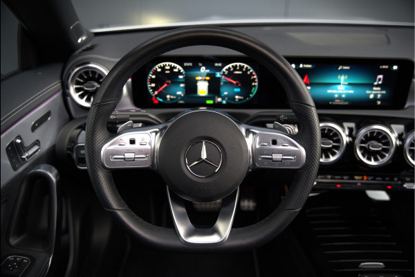 Mercedes-Benz CLA-Klasse 250 e Premium Plus AMG | Panoramadak | Burmester | Stoelverwarming | Apple Carplay | Keyless | Memory Seats| Cruise Control | Ambiance verlichting | 360 Camera | Parkeersensoren | Standkachel | Dodehoekdetectie
