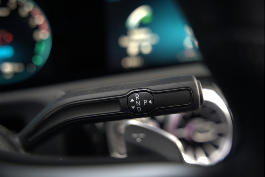 Mercedes-Benz CLA-Klasse 250 e Premium Plus AMG | Panoramadak | Burmester | Stoelverwarming | Apple Carplay | Keyless | Memory Seats| Cruise Control | Ambiance verlichting | 360 Camera | Parkeersensoren | Standkachel | Dodehoekdetectie